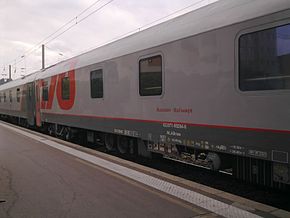 Une voiture du Riviera-Express en gare de Nice-Ville