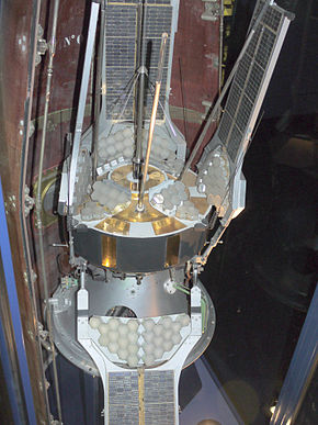 Accéder aux informations sur cette image nommée Satellite-D1-Diadème Musee du Bourget P1010671.JPG.