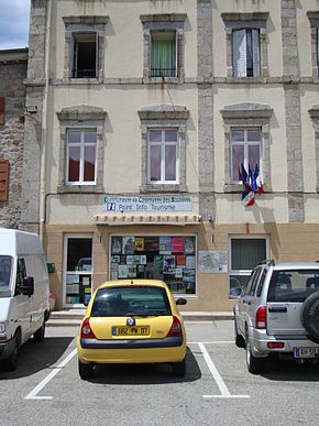 St.Martin-de-Valamas (Ardèche) maison Communauté des Communes des Boutières.JPG