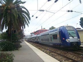 La Z 26519/20 du TER PACA en gare d'Antibes.