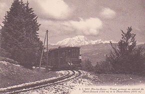 Train arrivant au sommet du Mont Revard