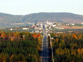 Saint-Magloire vu de la route 281 Nord.