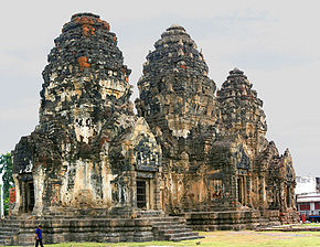 Wat Phra Prang Sam Yod-pano.jpg