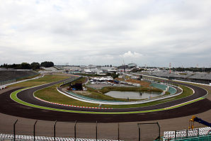 Suzuka Circuit 1st corner 2009.jpg