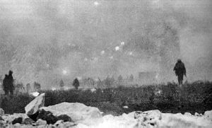 British infantry advancing at Loos 25 September 1915.jpg