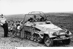 Bundesarchiv Bild 101I-769-0229-02A, Frankreich, Heinz Guderian in Schützenpanzer.jpg