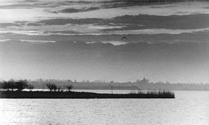 Bundesarchiv Bild 183-1990-0326-300, Blick über den Dassower See.jpg