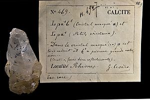  Calcite annotée avec autographe de de Cesàro - Rhisnes, province de Namur, Belgique.