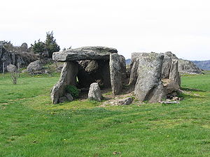 Cournols dolmen2.jpg