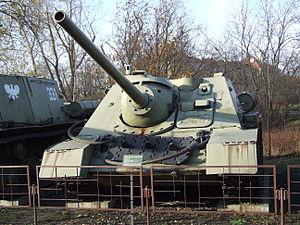 Czerniaków SU-85.JPG