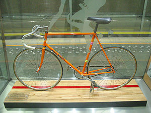 Vélo présent dans la station « Éddy Merckx »