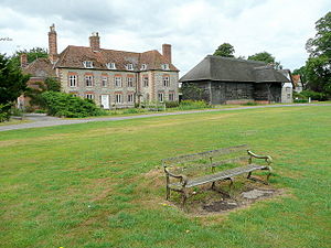 Fine house and barn by Warborough village green - geograph.org.uk - 1392054.jpg