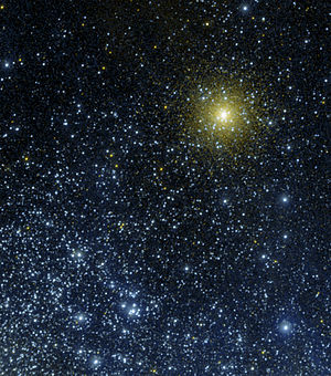 Image composite en fausses couleurs de NGC 362
