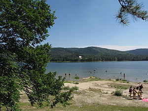 Lac de Saint-Féréol 2.JPG
