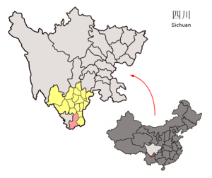Localisation du xian de Huili (en rose) dans la préfecture de Liangshan (en jaune)