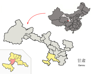 Localisation du xian de Luqu (en rose) dans la préfecture de Gannan (en jaune)