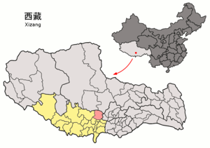 Localisation du xian de Namling (en rose) dans la préfecture de Xigazê (en jaune)