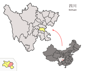 Localisation des deux districts de Neijiang (en rose) dans la préfecture de Neijiang (en jaune)