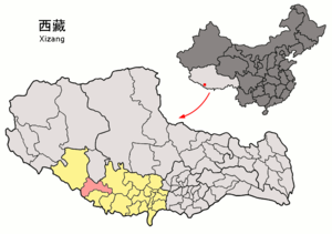 Localisation du xian de Saga (en rose) dans la préfecture de Xigazê (en jaune)