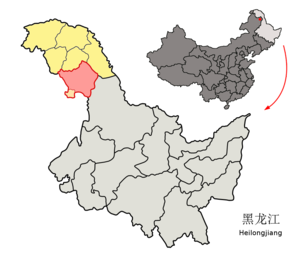 Localisation du district de Songling (en rose) dans la préfecture de Daxing'anling (en jaune et saumon clair)