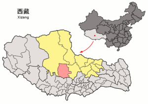 Localisation du xian de Xainza (en rose) dans la préfecture de Nagchu (en jaune)