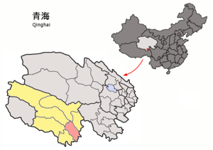 Localisation de la ville de Gyêgu (Jyekundo, Yushu) dans le district de Yushu (en rose) et la préfecture de Yushu (en jaune)