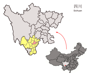 Localisation du xian de Zhaojue (en rose) dans la préfecture de Liangshan (en jaune)