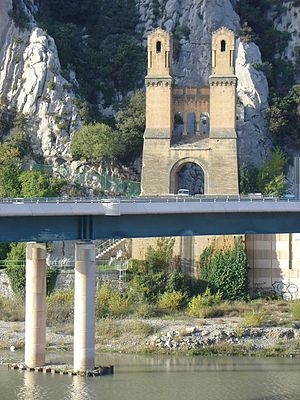 Mirabeau (Vaucluse) - Le Pont.jpg