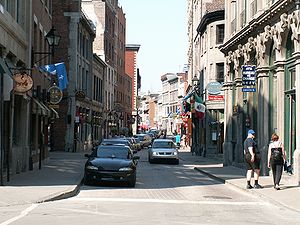 Rue typique du Vieux-Montréal. Localisation de Ville-Marie dans Montréal