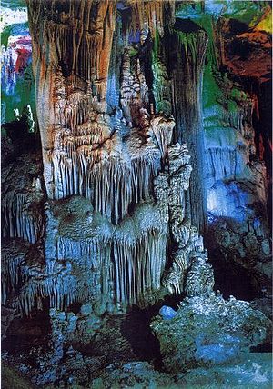 La grotte de Tiên Sơn dans le parc national de Phong Nha-Kẻ Bàng