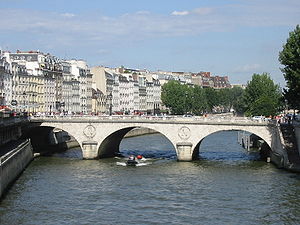 Pont Saint-Michel vu du Petit-Pont