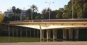 Pont de los Remedios Séville.JPG