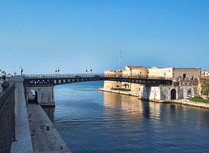 Ponte Girevole Taranto.jpg