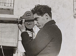 Photo de Robert Capa prise par sa compagne Gerda Taro en mai 1937, durant la Guerre d’Espagne.