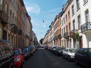 La rue de Robiano remontant vers la chaussée de Haecht