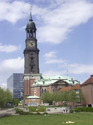 StMichaeliskirche(Michel).SW.20050521.jpg