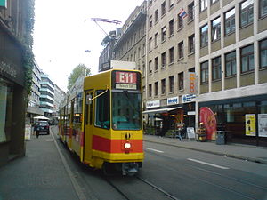 TramE11 vers Aeschenplatz.JPG