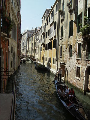 Venezia-rio della fava.JPG