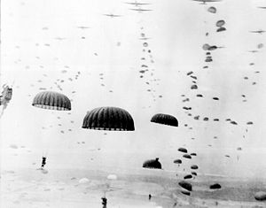 Lachers de parachutistes au-dessus de la Hollande lors de l'opération Market Garden