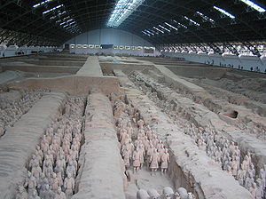 Vue générale de la fosse n° 1 au musée de Xi'an
