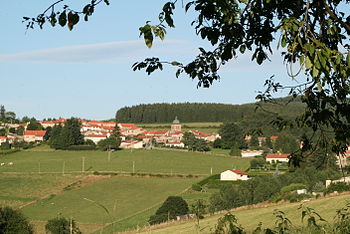 Vue sur le village en arrivant par l'ouest