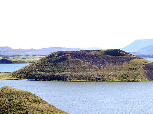Pseudo-cratères sur le site du lac Mytvan en Islande