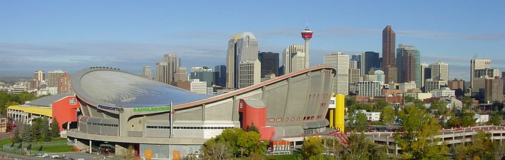 Scotiabank Saddledome et centre-ville de Calgary