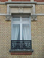 Mascarons et autres ornememts de façade à Charleville-Mézières 2.jpg