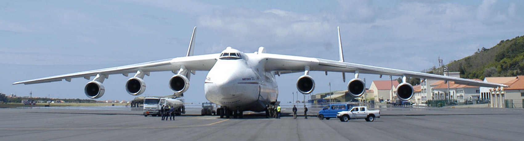 [Image: An-225_front_day_V1.jpg]