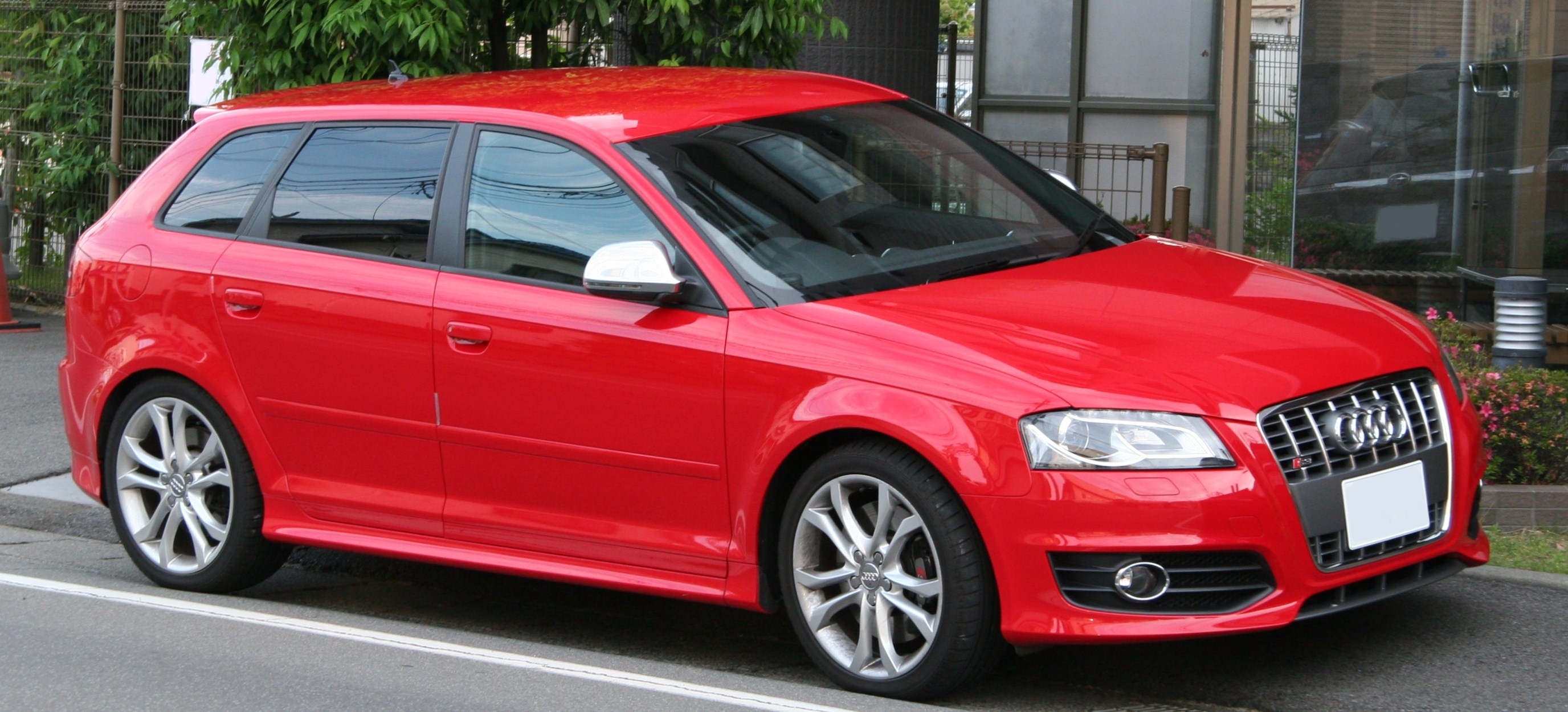 Fichier:2010 Audi A5 (8T) 3.0 TDI quattro Sportback 01.jpg — Wikipédia